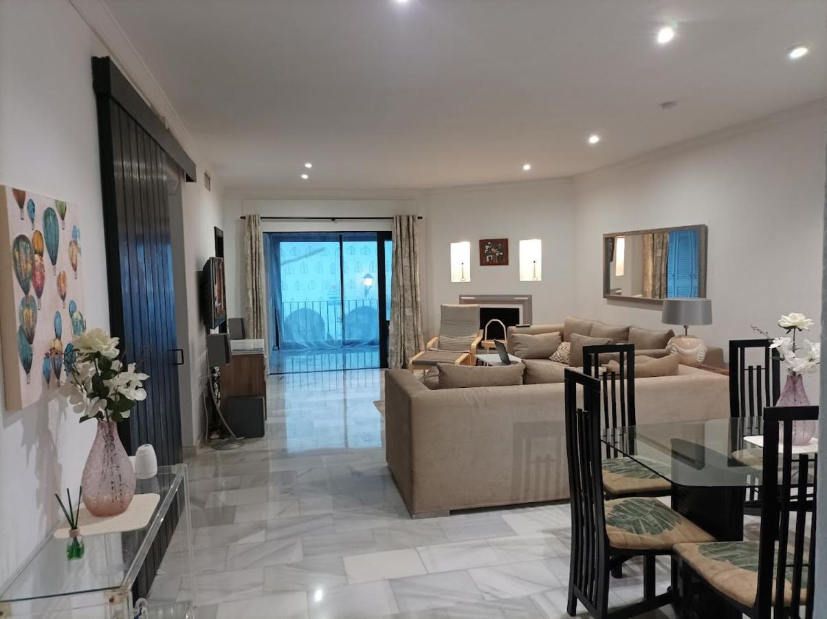 Large 2 Bed Apt Puerto Banus Marina Private Parking Marbella Exterior foto