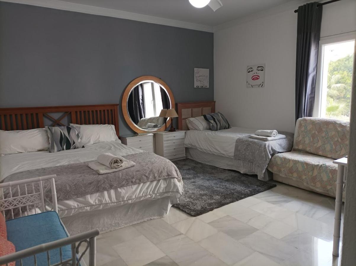 Large 2 Bed Apt Puerto Banus Marina Private Parking Marbella Exterior foto